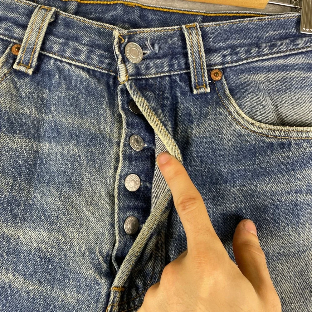 Vintage Levis 501xx Jeans Men 31x33 Fits 29x29 Whiskers Honeycomb Made in USA